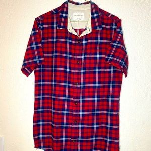 On the Byas men’s short sleeve button